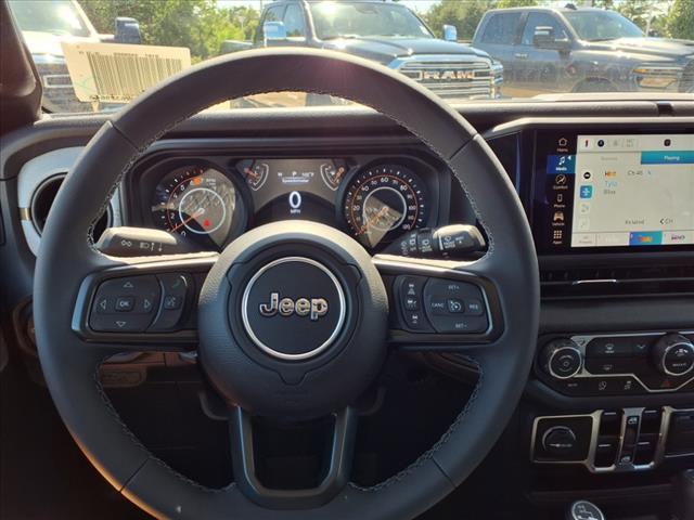 Photo of 2025 Granite Crystal Clearcoat Metallic Jeep Wrangler