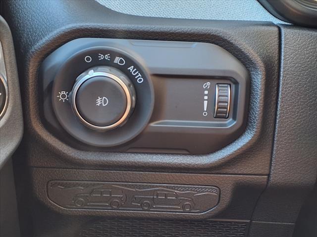 Photo of 2025 Granite Crystal Clearcoat Metallic Jeep Wrangler