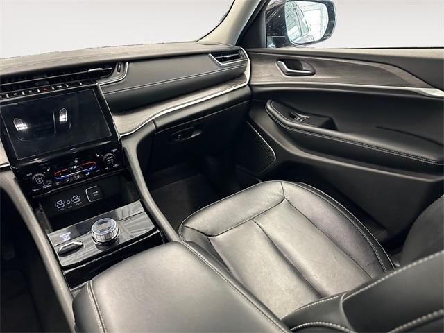 Photo of 2022 Velvet Red Pearlcoat Jeep Grand Cherokee L