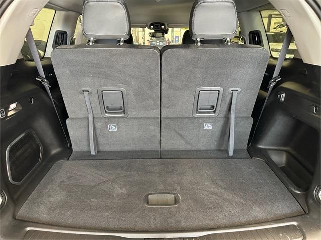 Photo of 2022 Velvet Red Pearlcoat Jeep Grand Cherokee L