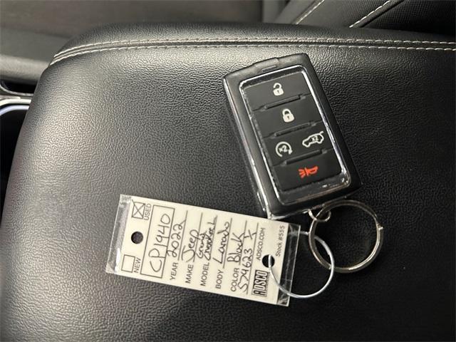 Photo of 2022 Diamond Black Jeep Grand Cherokee L