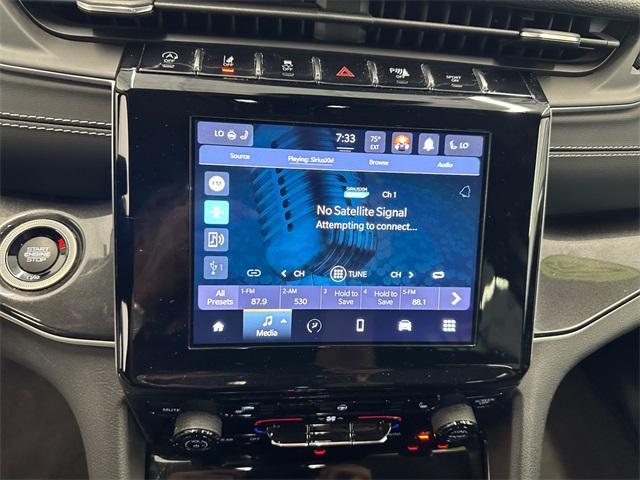 Photo of 2022 Diamond Black Jeep Grand Cherokee L