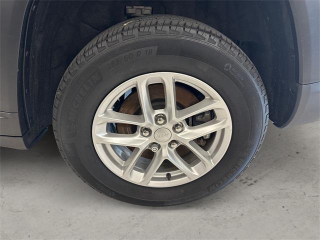 Photo of 2022 Diamond Black Jeep Grand Cherokee L