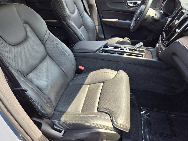 Photo of 2023 Thunder Grey Metallic Volvo XC60