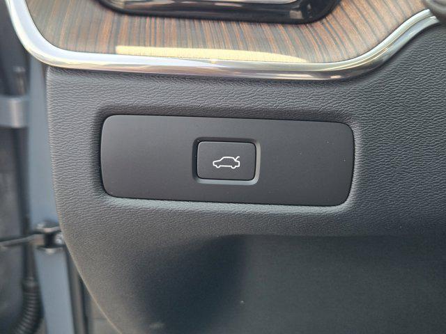 Photo of 2023 Thunder Grey Metallic Volvo XC60