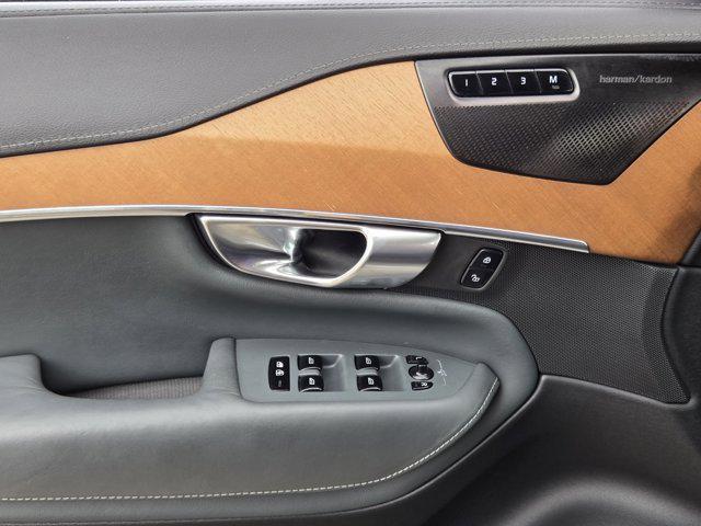 Photo of 2020 Pebble Gray Metallic Volvo XC90