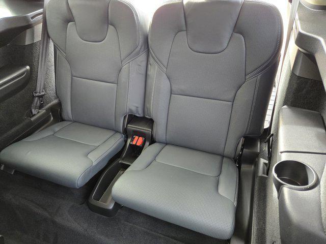Photo of 2020 Pebble Gray Metallic Volvo XC90
