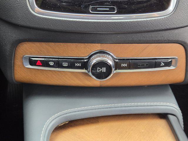 Photo of 2020 Pebble Gray Metallic Volvo XC90