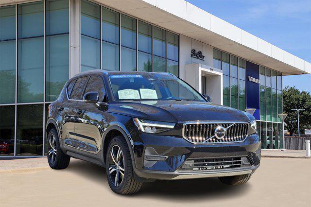 Photo of 2025 Onyx Black Metallic Volvo XC40