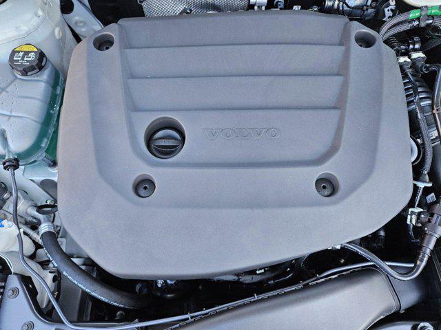 Photo of 2025 Crystal White Pearl Volvo XC40