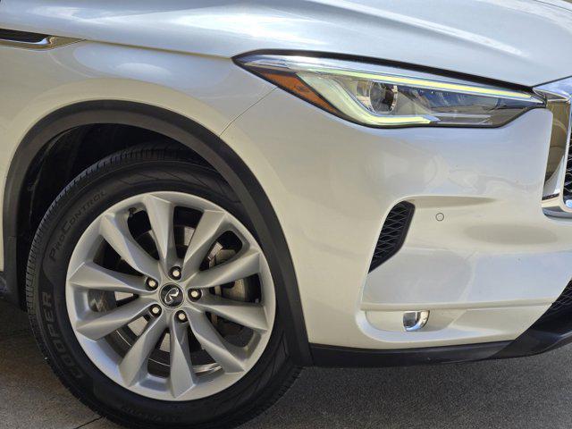 Photo of 2019 Majestic White INFINITI QX50