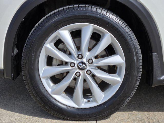 Photo of 2019 Majestic White INFINITI QX50
