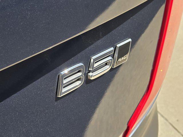 Photo of 2023 Denim Blue Metallic Volvo XC90