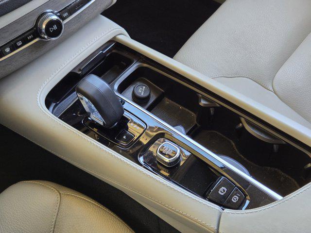 Photo of 2023 Denim Blue Metallic Volvo XC90