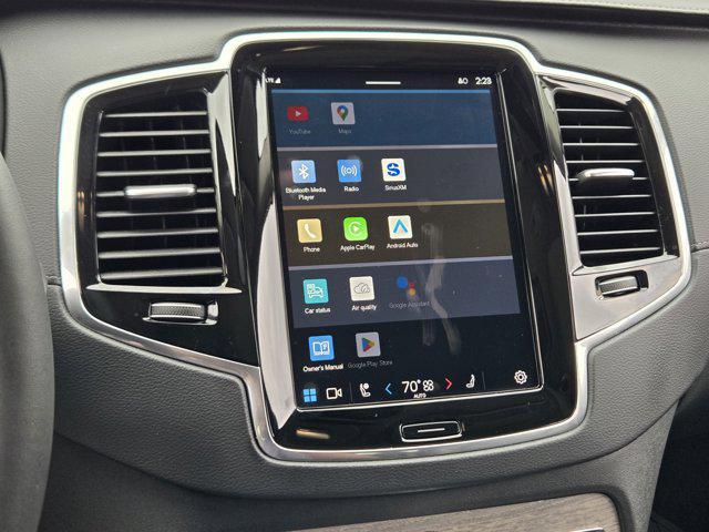 Photo of 2023 Crystal White Metallic Volvo XC90 Recharge Plug-In Hybrid
