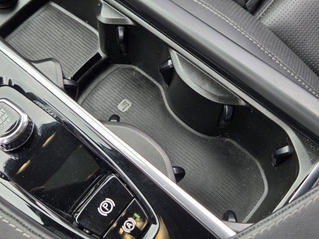 Photo of 2023 Crystal White Metallic Volvo XC90 Recharge Plug-In Hybrid