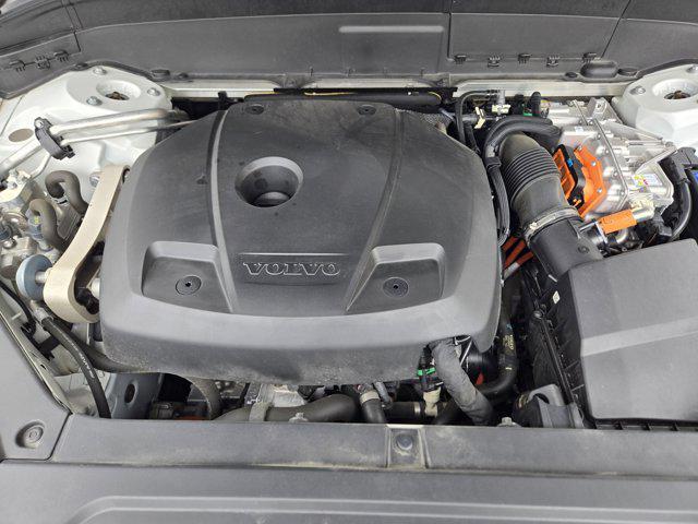 Photo of 2023 Crystal White Metallic Volvo XC90 Recharge Plug-In Hybrid