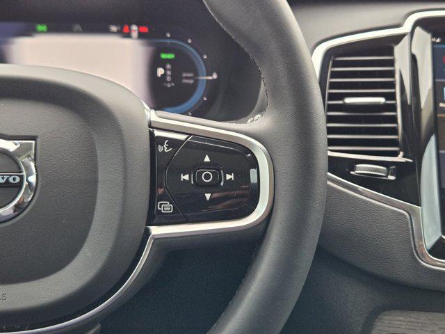 Photo of 2023 Crystal White Metallic Volvo XC90 Recharge Plug-In Hybrid
