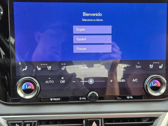 Photo of 2024 Ultra White Lexus RX 350