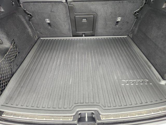 Photo of 2022 Crystal White Metallic Volvo XC60