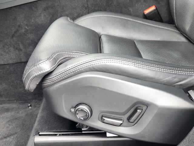 Photo of 2022 Crystal White Metallic Volvo XC60