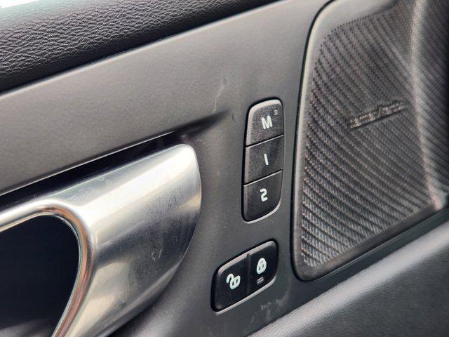 Photo of 2022 Crystal White Metallic Volvo XC60