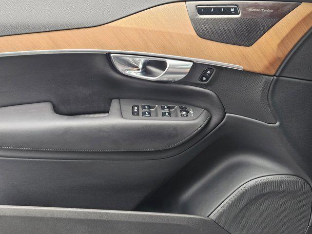 Photo of 2024 Vapour Grey Metallic Volvo XC90