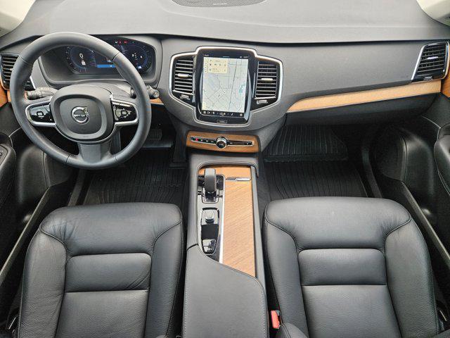 Photo of 2024 Vapour Grey Metallic Volvo XC90