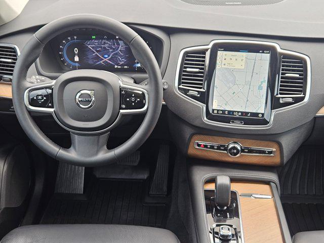 Photo of 2024 Vapour Grey Metallic Volvo XC90