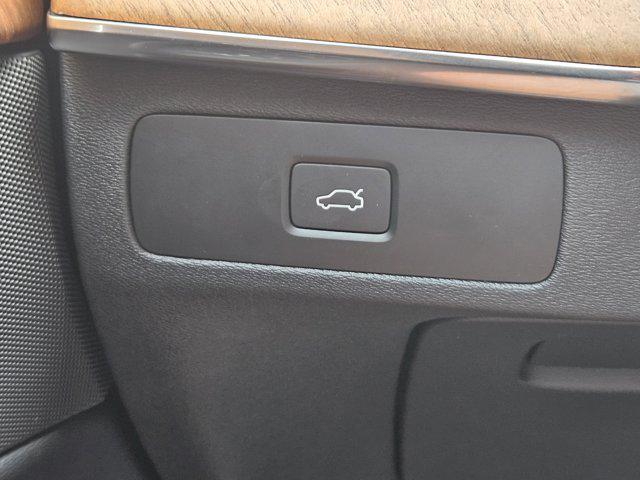 Photo of 2024 Vapour Grey Metallic Volvo XC90