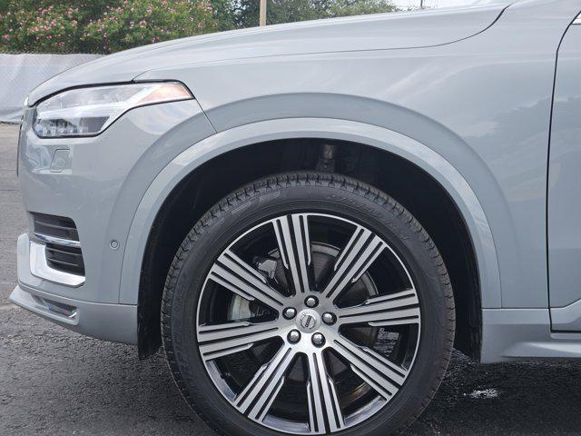 Photo of 2024 Vapour Grey Metallic Volvo XC90