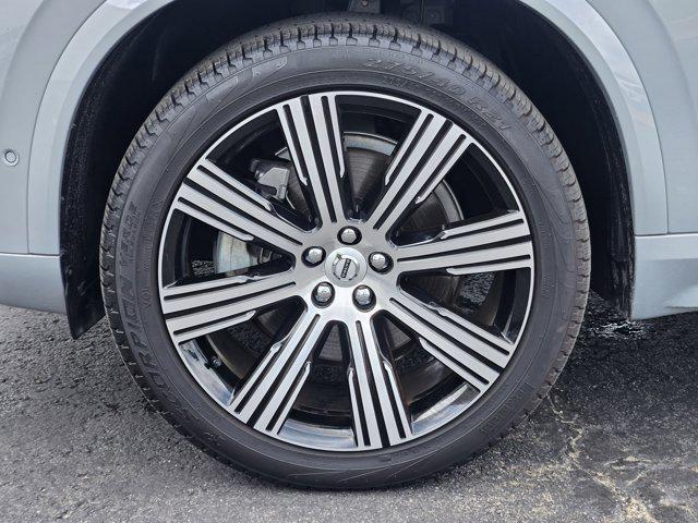 Photo of 2024 Vapour Grey Metallic Volvo XC90