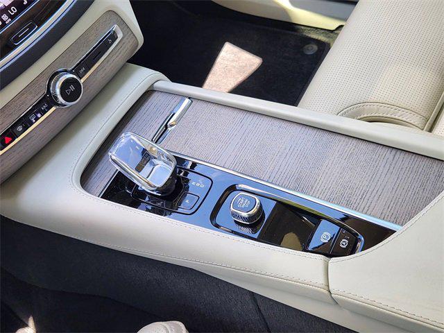 Photo of 2024 Denim Blue Metallic Volvo XC90