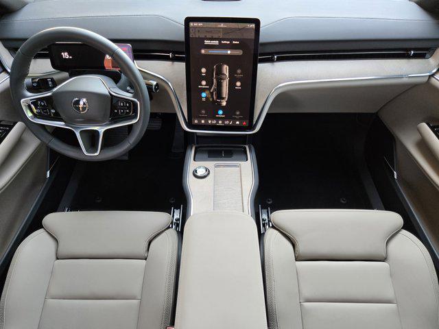 Photo of 2025 Onyx Black Metallic Volvo EX90