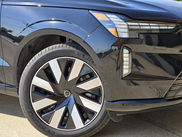Photo of 2025 Onyx Black Metallic Volvo EX90