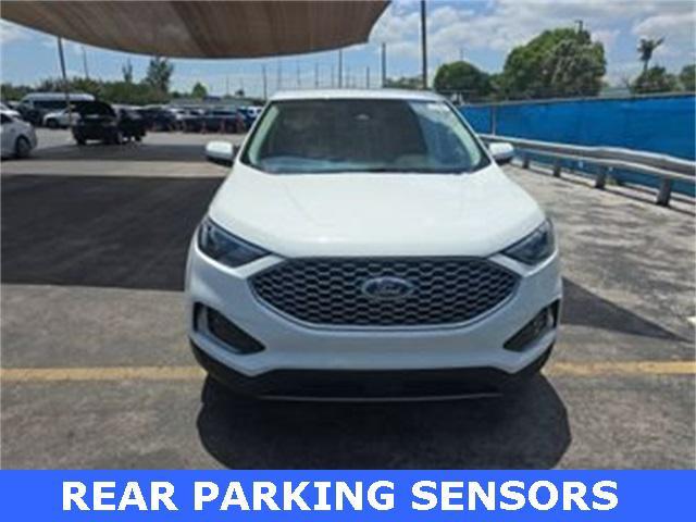 Photo of 2024 Oxford White Ford Edge
