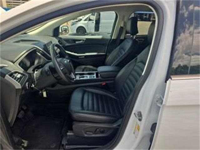 Photo of 2024 Oxford White Ford Edge