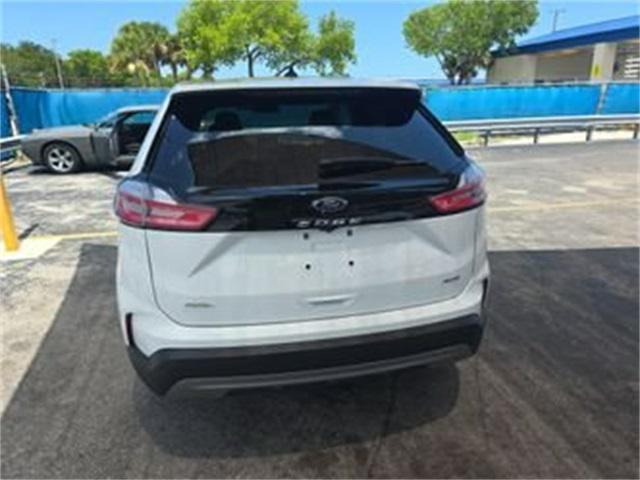 Photo of 2024 Oxford White Ford Edge