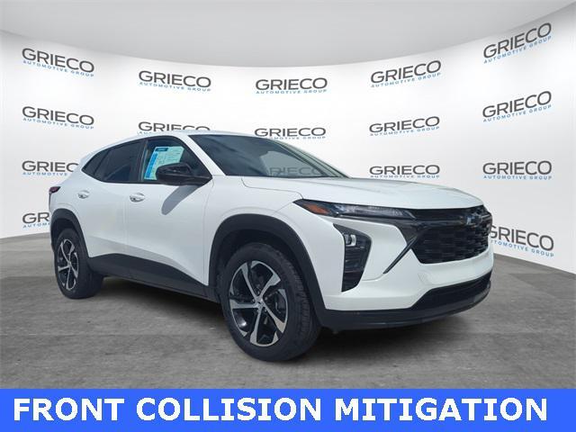 Photo of 2024 Summit White Chevrolet Trax