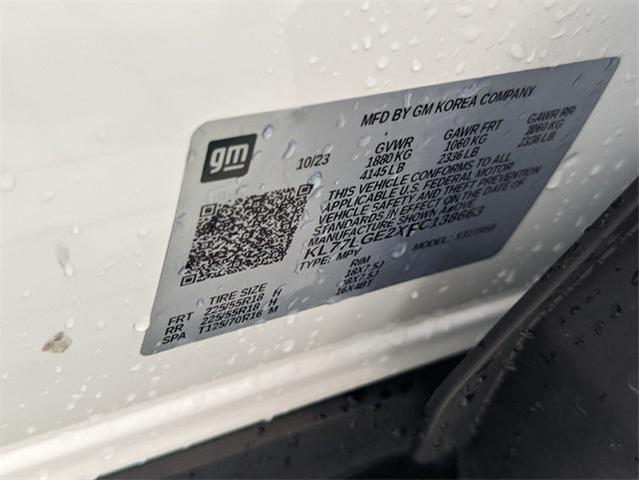Photo of 2024 Summit White Chevrolet Trax