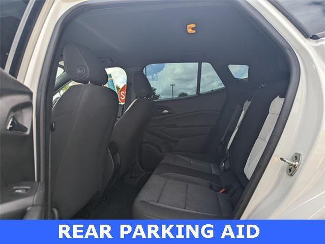 Photo of 2024 Summit White Chevrolet Trax
