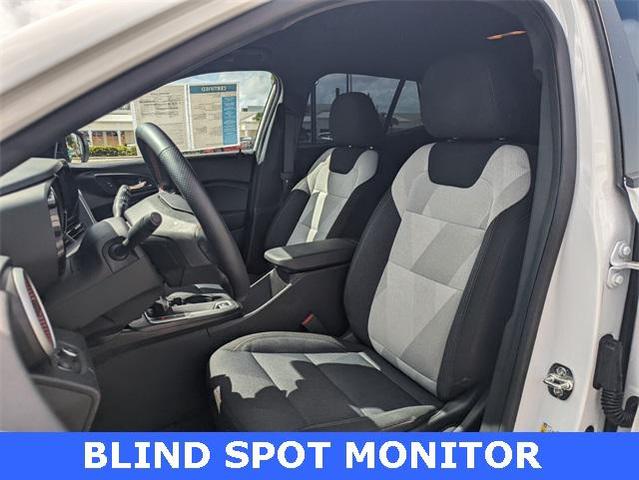 Photo of 2024 Summit White Chevrolet Trax