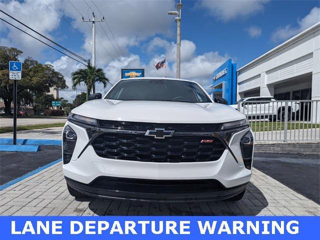Photo of 2024 Summit White Chevrolet Trax