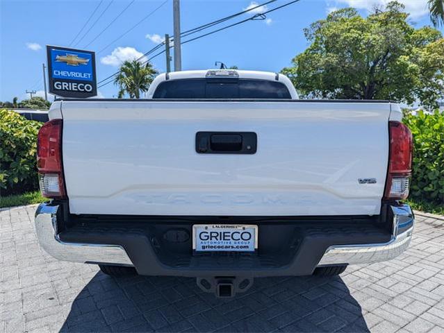 Photo of 2021 Super White Toyota Tacoma