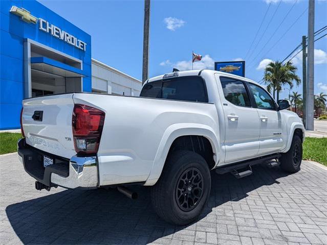 Photo of 2021 Super White Toyota Tacoma