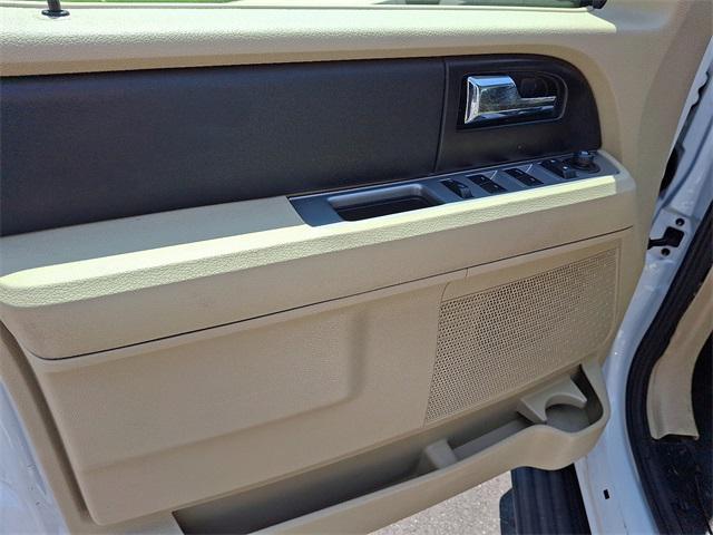 Photo of 2017 Oxford White Ford Expedition EL