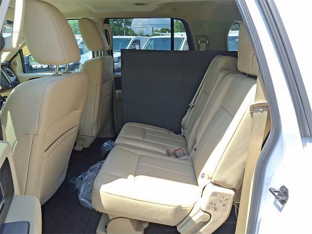 Photo of 2017 Oxford White Ford Expedition EL