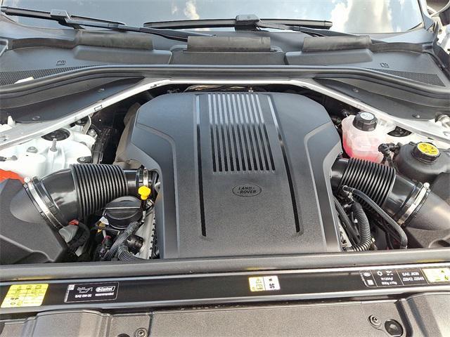 Photo of 2024 White Land Rover Range Rover