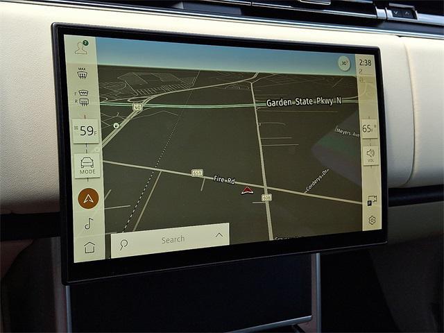 Photo of 2024 White Land Rover Range Rover