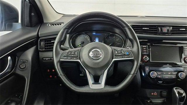 Photo of 2022 Silver Nissan Rogue Sport
